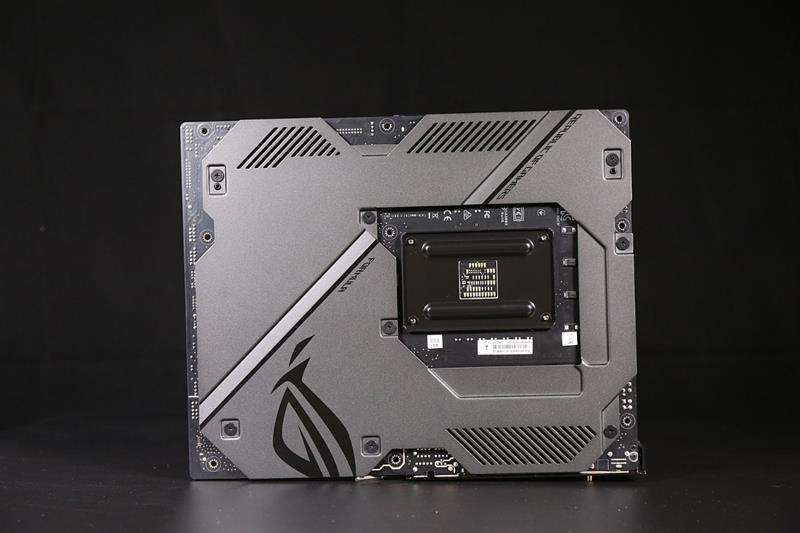 重新认识锐龙9 3900X实力！华硕ROG CROSSHAIR VIII FORMULA主板评测