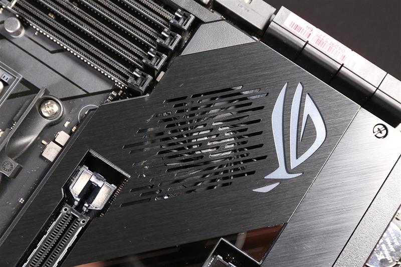 重新认识锐龙9 3900X实力！华硕ROG CROSSHAIR VIII FORMULA主板评测