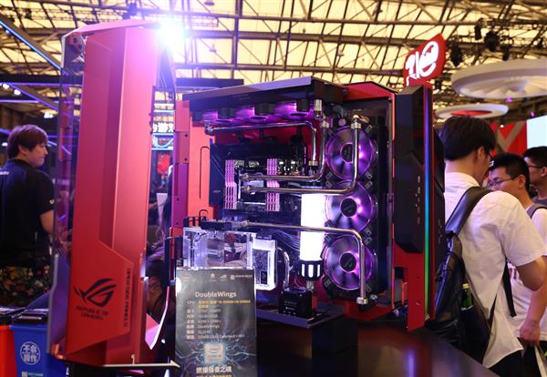 争艳Showgirl 华硕主板MOD惊艳ChinaJoy