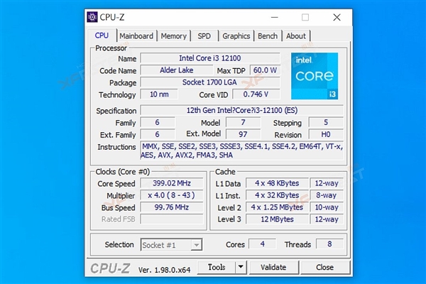 Intel 12代酷睿i3-12100偷跑：秒杀Zen3锐龙3