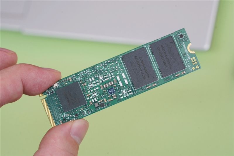 全盘写入稳得一条线！江波龙FORESEE XP2100 1TB SSD评测：读取高达5.5GB/s