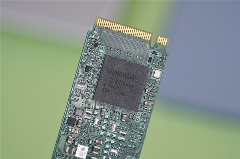 全盘写入稳得一条线！江波龙FORESEE XP2100 1TB SSD评测：读取高达5.5GB/s