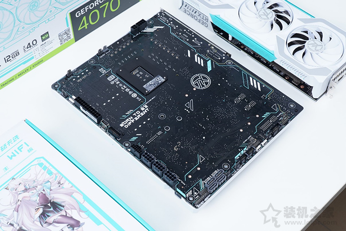 华硕TX GAMING B760-BTF WIFI 天选背插主板背面