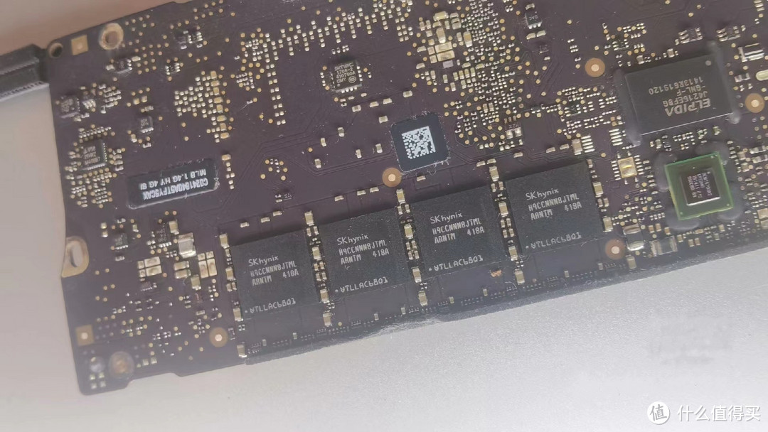 A1466 2013-2014板载芯片内存位置 DDR3 BGA178球位置