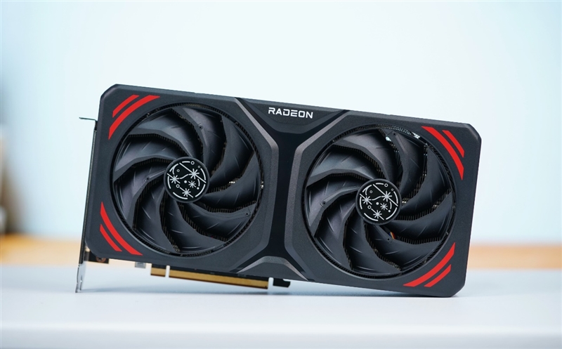 6K价位整机不二之选！AMD锐龙7 8700F评测：游戏、AI全方位战胜i5-14400F