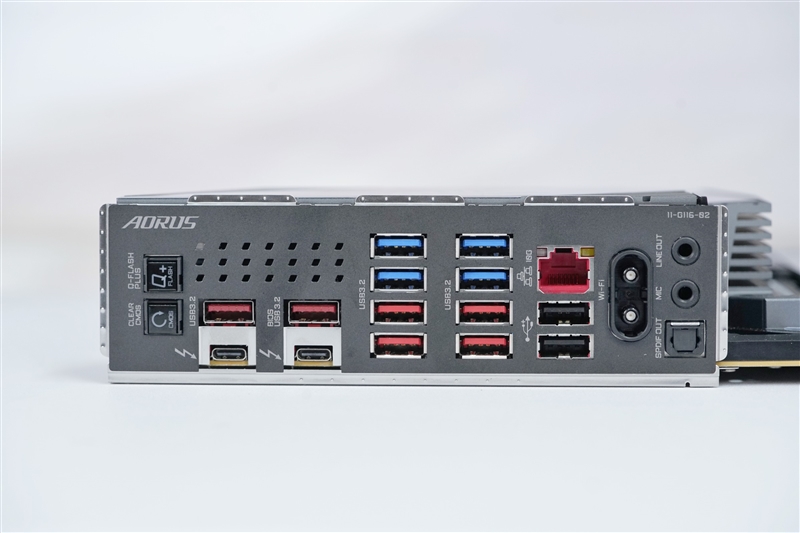 3K价位顶级堆料！技嘉Z890 AORUS MASTER超级雕主板评测：内存调校独步天下