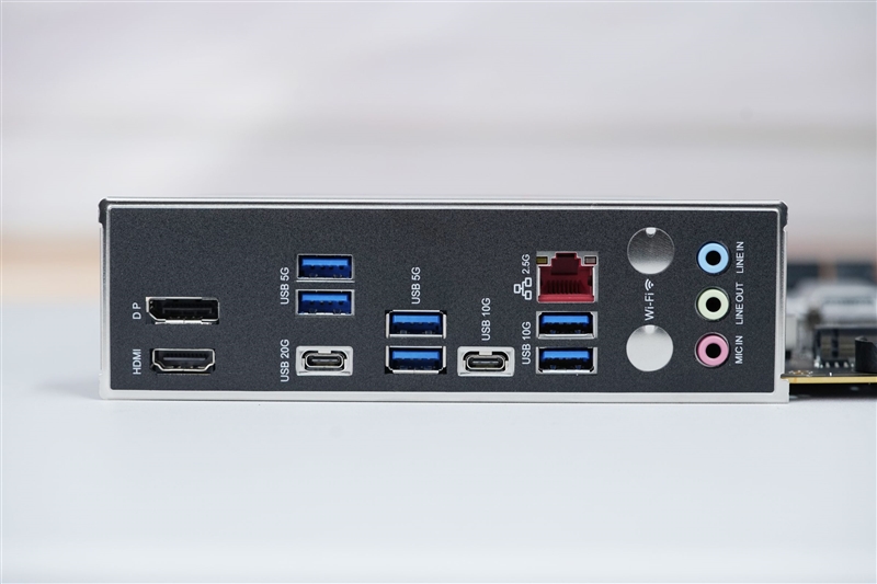 M.2接口最多的千元小板!七彩虹战斧Z890M-PLUS V20评测:性能释放和BIOS已然非常成熟