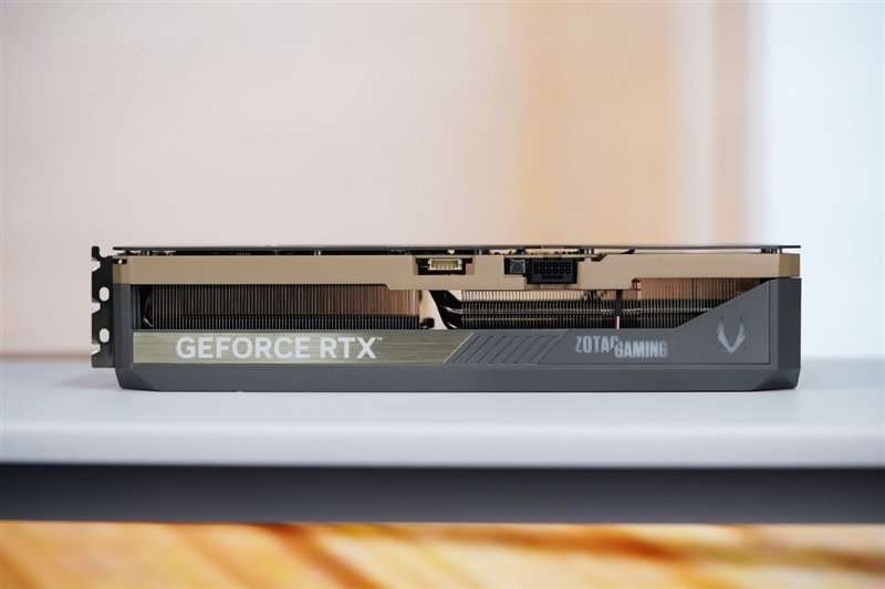 索泰RTX 5090D SOLID OC显卡评测：DLSS 4加持 无敌就是这么寂寞