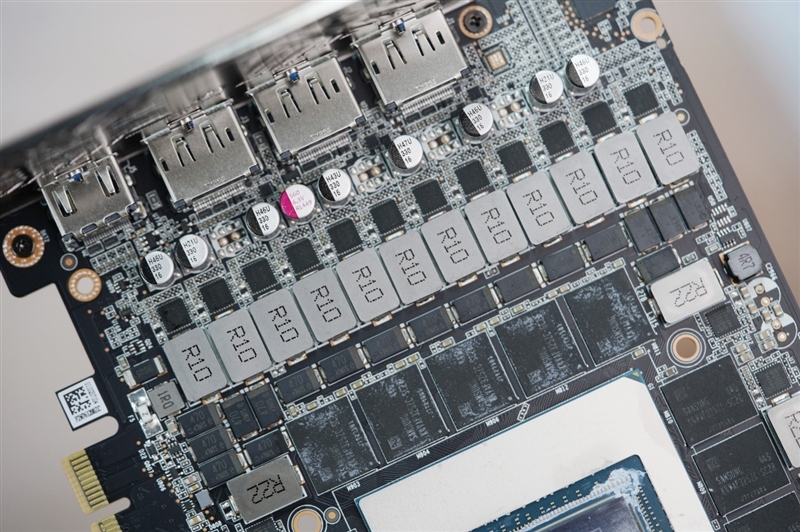 索泰RTX 5090D SOLID OC显卡评测：DLSS 4加持 无敌就是这么寂寞