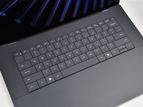 16英寸厚度仅14.62mm!戴尔XPS 16上手