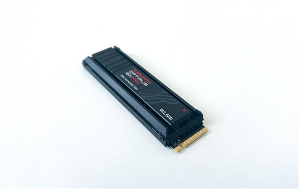 闪迪完美旗舰PCIe 5.0 SSD OPTIMUS GXPRO 8100 2TB实测：极速14.9GB/s、温度有惊喜