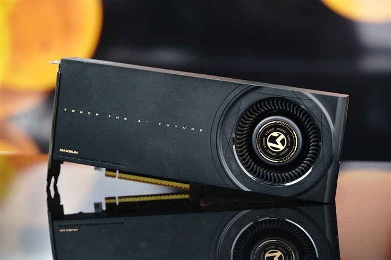 英特尔锐炫 Pro B70评测：中小企业AI降本神器