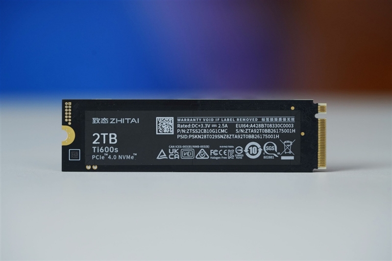 最强QLC到底有多强！致态Ti600s 2TB SSD评测: 顺序读取7400MB/s、写入寿命翻倍、温度低到离谱