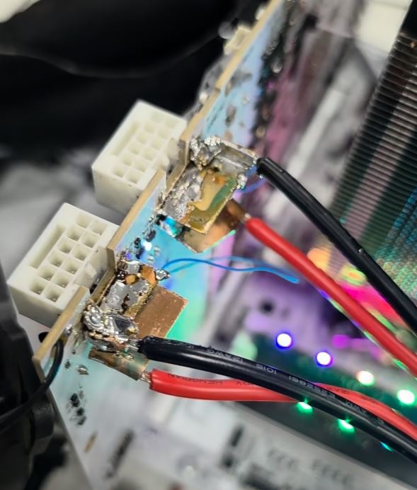 物理级防烧方案！大神魔改RTX 5090：16针接口直接焊死在PCB上