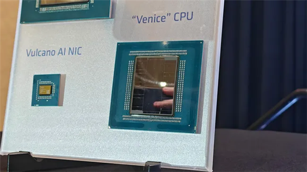 代际提升78%！AMD 256核EPYC 9996跑分曝光：至强6980P不是对手