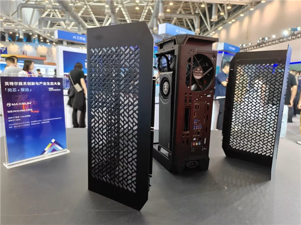 显卡不插主板了！铭瑄Z890 ITX主板用MCIO接口外接显卡