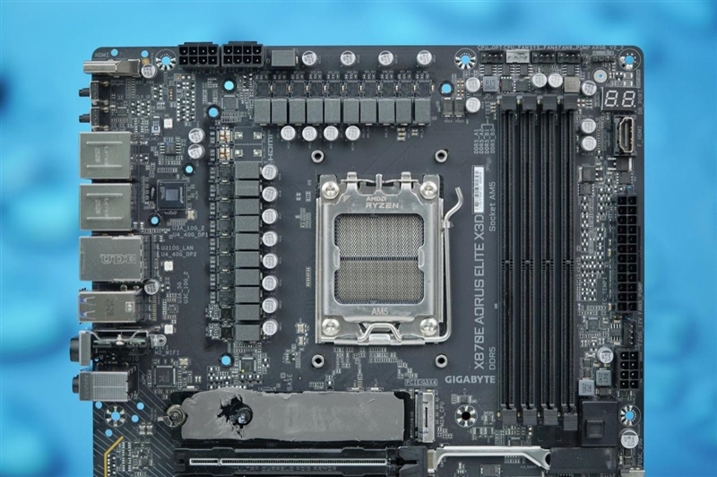 EXPO ULL到底有多强！技嘉X870E AORUS ELITE X3D主板评测：一键提升5%游戏帧率