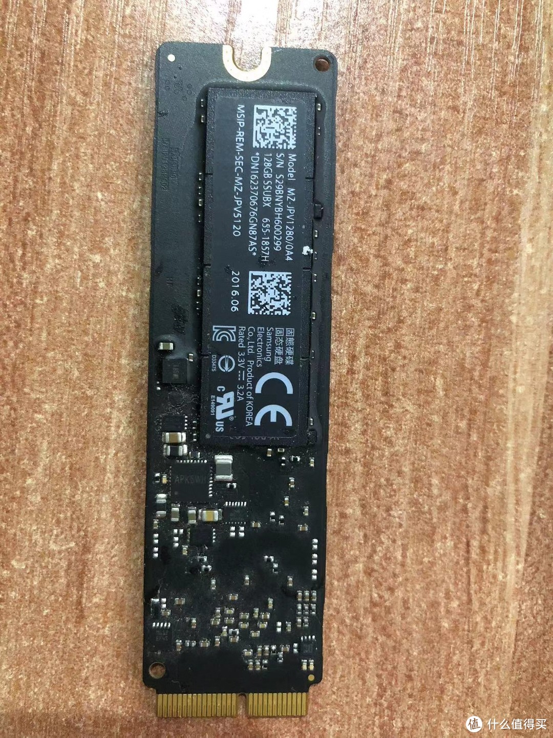 2017款机器使用的原装拆机硬盘（已损坏）三星代工的产品