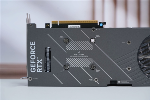 再续引力之环!七彩虹iGame RTX 5060 Adavanced OC显卡图赏
