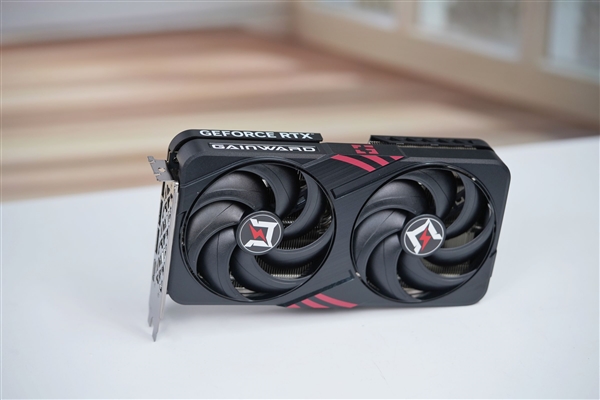 特大双风扇!耕升RTX 5060暴风OC显卡图赏