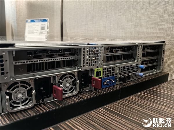 AMD Zen5线程撕裂者9000深入揭秘:领先竞品最多145%!四大金刚护卫