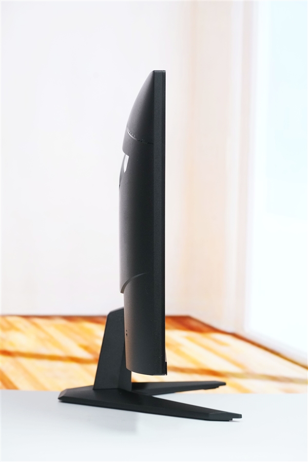 2K/210Hz仅739元!微星MAG 275QF E21显示器图赏