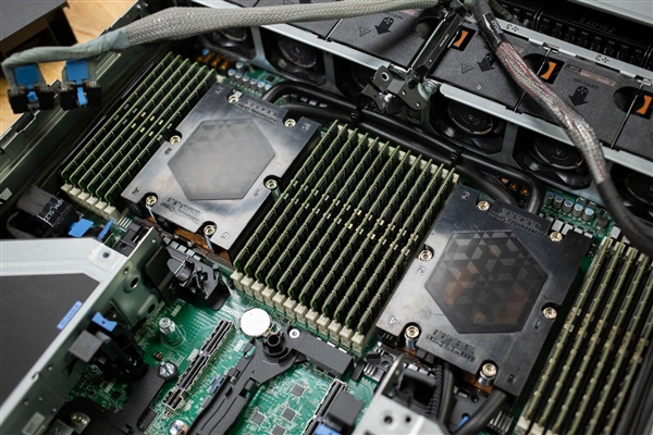 戴尔服务器持续运行4个月:打破圆周率世界纪录!算到314万亿亿